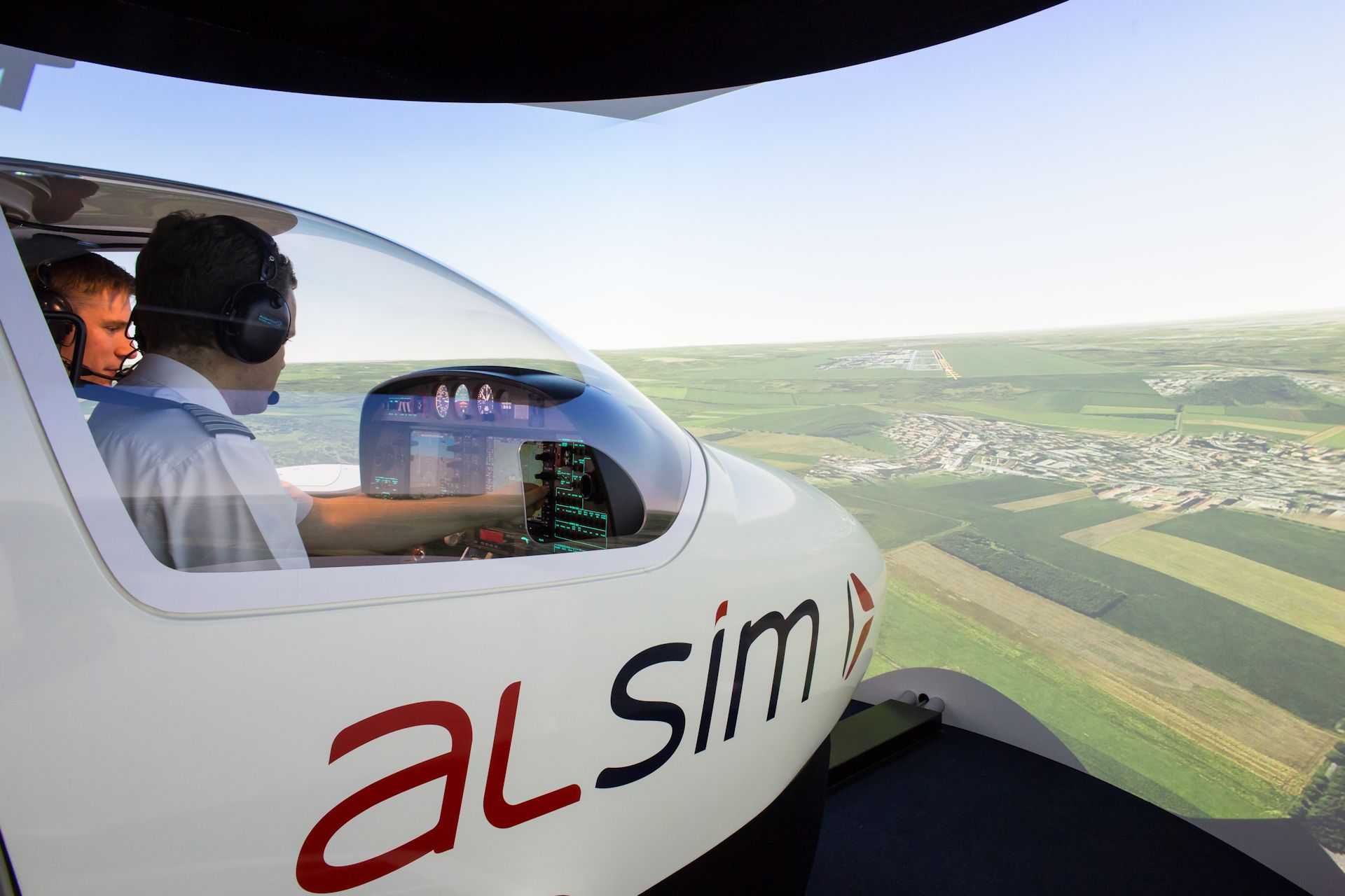 Twin Engine Aeroplane Simulator Lesson 60 Minute DA42